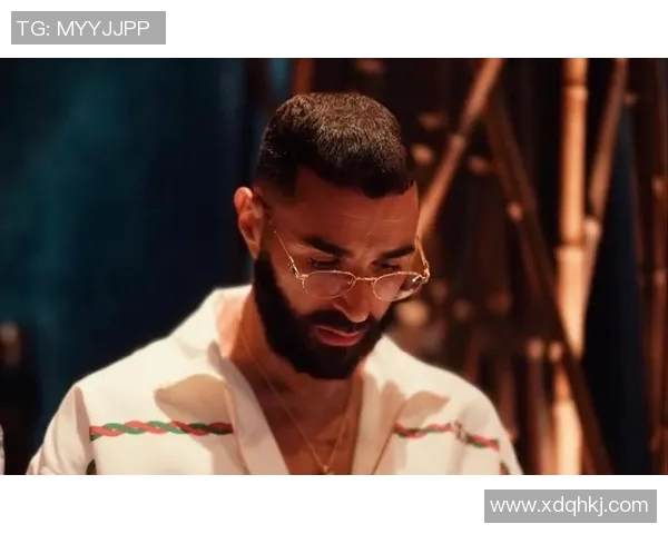 本泽马的传奇之路：从青涩少年到世界足球巨星的华丽转身