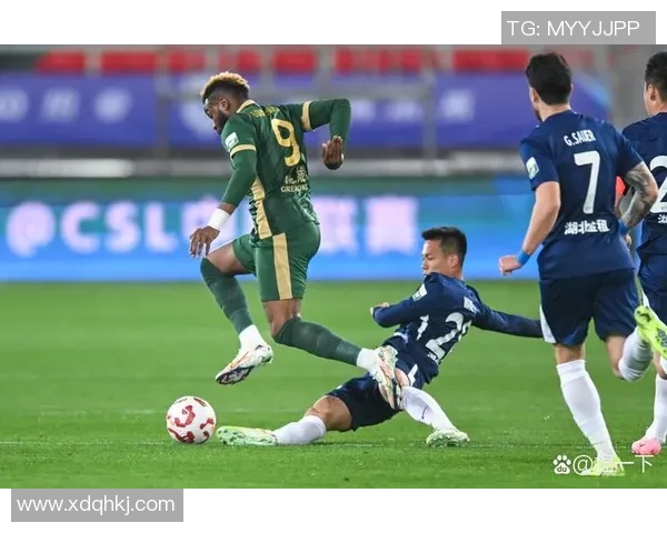 绿城与北控激战正酣精彩直播尽在眼前不容错过的足球盛宴