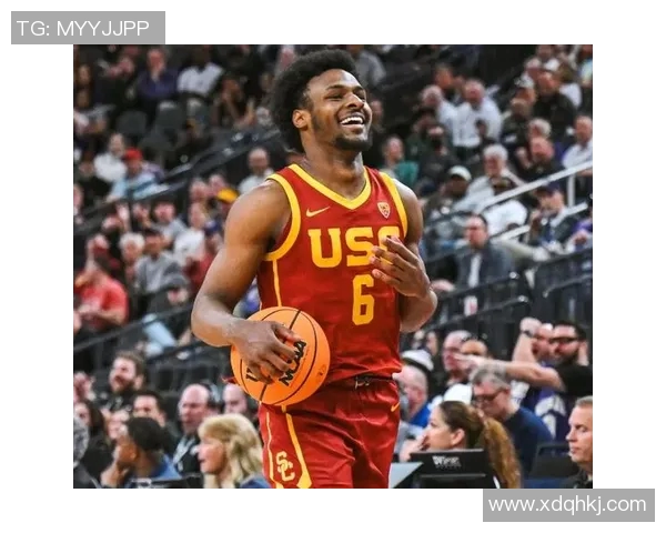 詹姆斯父子齐聚篮球舞台布朗尼正式宣布参加NBA选秀