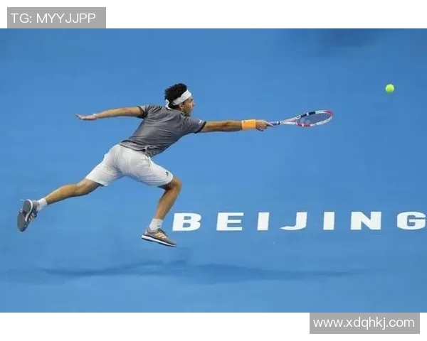 费德勒与佩拉的精彩对决：网球场上的巅峰对抗与技术较量