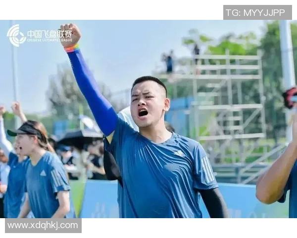 飞盘战术解析：武汉飞盘队如何利用边路渗透创造进攻机会