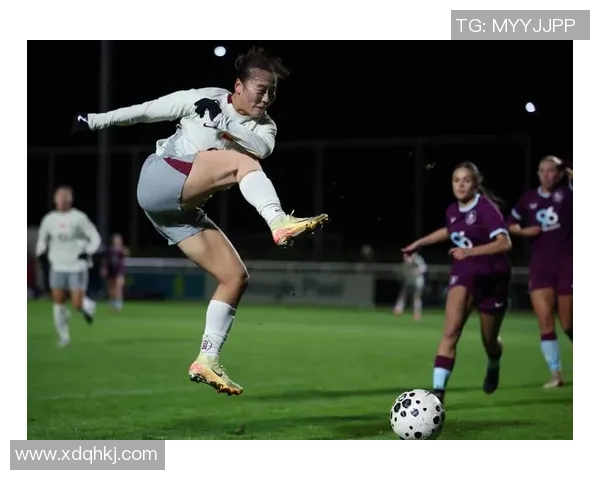 2014年中国足球队与伊拉克队激战回顾及精彩瞬间分析