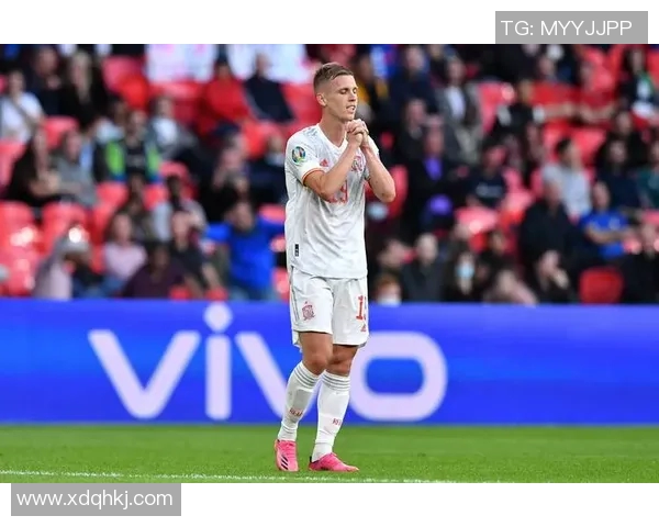 凯恩的足球传奇之路：从青涩少年到世界顶级前锋的蜕变与荣耀